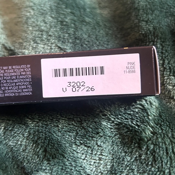 Artistry Signature Color Light Up Lip Gloss - Pink Nude NEW Amway - Picture 2 of 3